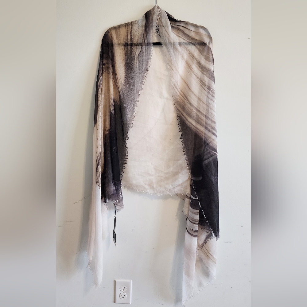 NWT Simply Vera Wang Oyster Gray Monochrome Scarf One Size